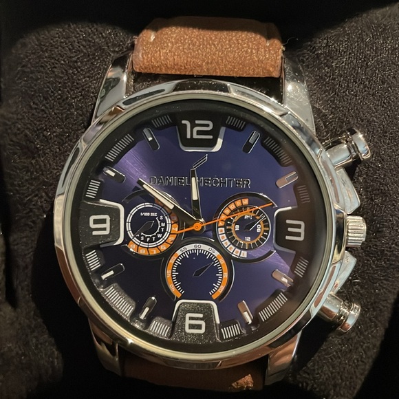 Daniel Hechter Men’s Atlas Watch Near New worn only once. - Picture 2 of 11